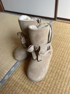 ガールズ　モコモコブーツ　ベージュのサムネイル