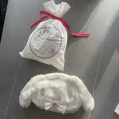 シナモロール　ポーチ ホワイトクリスマス もこもこ 天使 ふわふわサンリオいちご