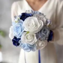 白バラ×ブルー濃淡ラウンドブーケ☆ブートニア
