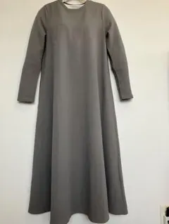ロングワンピース グレージュ Aライン Mサイズ 長袖 シンプル 上品