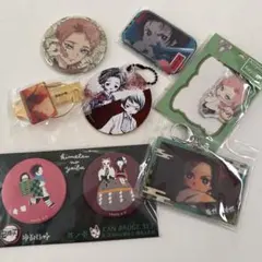 鬼滅の刃 缶バッジセット & アクリルキーホルダー