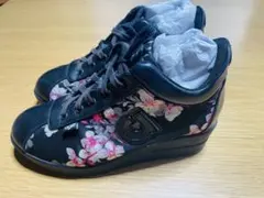 agile by rucoline花柄 ブラック ハイカットスニーカー22.5㎝
