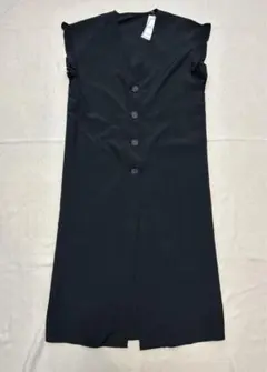 新品　ブラック 肩フリル　ジレ　ベスト M