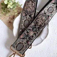 インド刺繍リボン　ショルダー紐　メルヘン　ハンドメイド　スマホストラップ