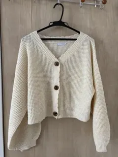 アイボリー Vネック カーディガン