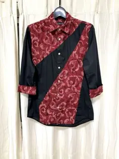 新品未使用TORNADO MART黒と赤の花柄 七分袖メンズシャツ