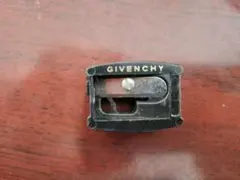 GIVENCHY 　眉墨削りのサムネイル