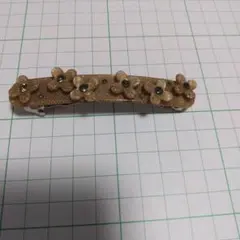 TOCCA 　バレッタ フラワー　ベージュ　ビジュー　花　チェックのサムネイル
