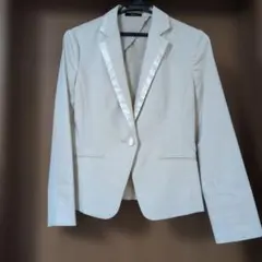 白 テーラードジャケット