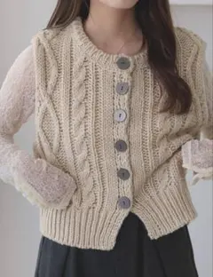 ケーブルニット ベスト