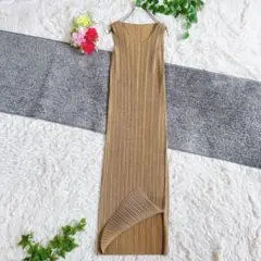 総丈118㎝　美品　プリーツプリーズ　スリットワンピース　ロング丈　ベージュ