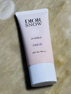 Dior スノー UVシールド トーンアップ 50+ 30ml