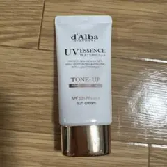 d'Alba UV ESSENCE WATERFULL+ サンスクリーン