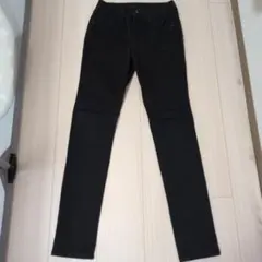レディース　パンツ　GU　黒　スキニー