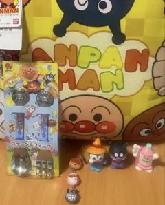 北奥箱　アンパンマンクッションスプーンフォークセットフィギュアストラップ 指人形