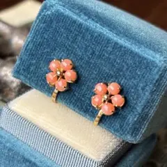 1569ヴィンテージ◎桃色珊瑚コーラルリトルフラワー螺子式イヤリングUnsign