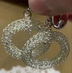 イヤリング　ビーズ　フリーメタリコ　スワロフスキー　ハンドメイド　ライトグリーン