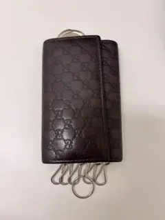 GUCCI ブラウンレザーキーケース ロゴ入り