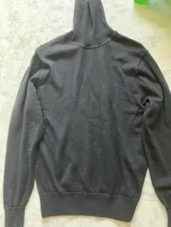 ユニクロ　メリノウール　タートルネック　ニット