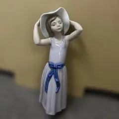 リヤドロ人形　少女　帽子　LLADRO