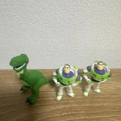 トイ・ストーリー ガチャガチャ ならぶんです。