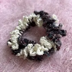 フリルデザイン毛糸シュシュ