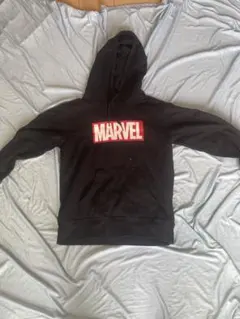 MARVEL 黒 パーカー Mサイズのサムネイル