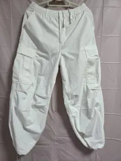 ホワイト カーゴパンツ ゴムウエスト　GU　(S）大きめ　裾ドローストリング