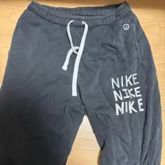 NIKE 黒 スウェットパンツとセーターセット