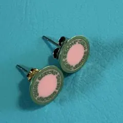 MARC JACOBS ロゴ サークル ピアス ゴールド×ピンク