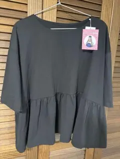 新品タグ付き　せらちゃん ペプラムTシャツ 3L しまむら
