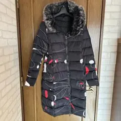 アートプリントファー付きロングダウンジャケット