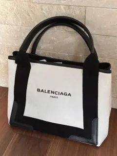 【本日夕方出品取下ます】BALENCIAGA トートバッグ ホワイト/ブラック