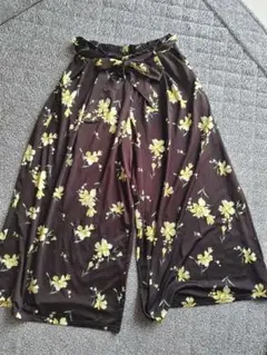 フラワープリント ブラウン　ワイドパンツ リボン付き　ゴムウエスト