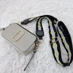 美品✨MARC JACOBS ザ スナップショット グレージュ ショルダーバッグ