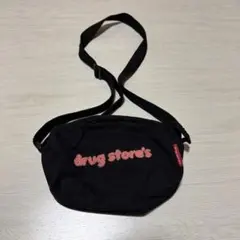 drug store’s ドラッグストアーズ ショルダーバッグ ブラック ロゴ