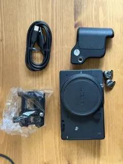 SIGMA fp ミラーレス一眼 本体 グリップ付のサムネイル