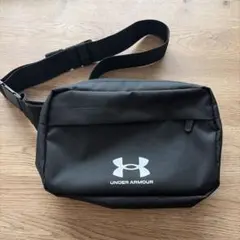 UNDER ARMOUR アンダーアーマー ボディバッグ ウエストポーチ 黒のサムネイル