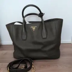 PRADA　カーキ　レザートートバッグ　ショルダー付き
