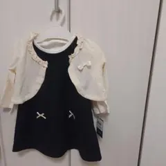 黒のワンピースとアイボリーのカーディガンセット　入園式　フォーマル