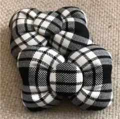 新作！♡コメントで二個450円に！ブラックチェック♡ミニーちゃん型リボンゴム