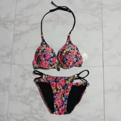 ALBAROSA ハイビスカス柄 水着 F 黒×ピンク ALBAROSA ハイビスカス柄 水着 F 黒×ピンク - メルカリ
