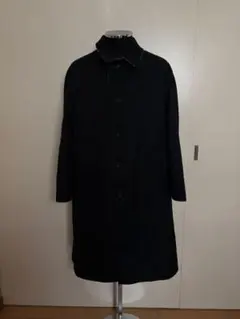 黒いチェスターコート