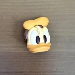 ディズニーストア　パン　ミッキーズベーカリー　シークレットブローチ ドナルド