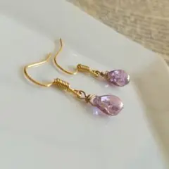 ラスターパープルのしずくピアス チェコドロップ　イヤリング可