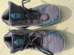 adidas バスケットボールシューズ