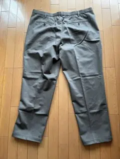 W105 グレー ユニクロ UNIQLO イージーケア ツータック チノ パンツ