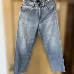 UNIQLO ライトブルー ストレートジーンズ
