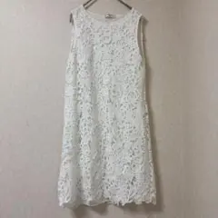 Emsexcite ノースリーブ レースワンピース　ホワイト　ひざ丈　花柄刺繍のサムネイル