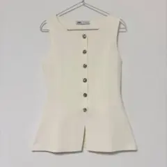 【新品未使用】ZARA ゴールドボタン ニットベスト ジレ アイボリー Sサイズ